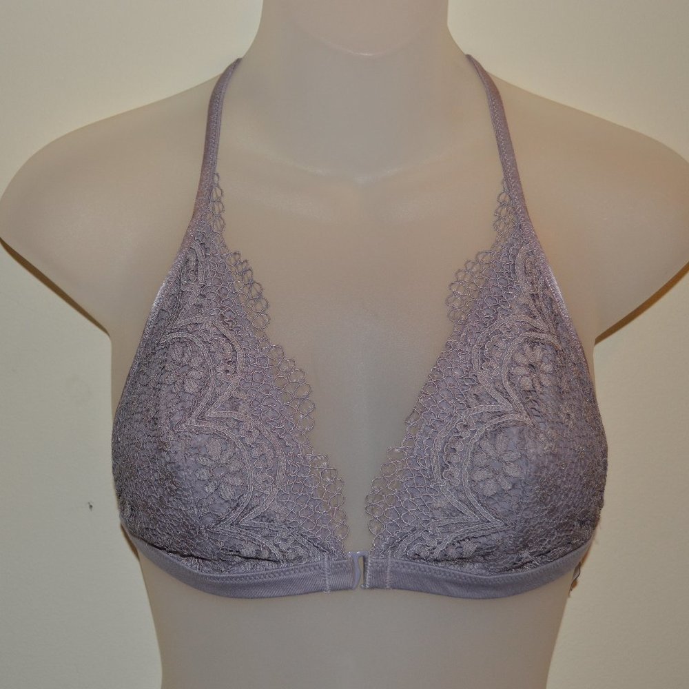 Body by Victoria's Secret M lilac lace front closure bra *NO PAD INSERTS  EUC